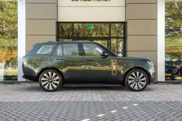 Land Rover Range Rover (2023) thumbnail 9