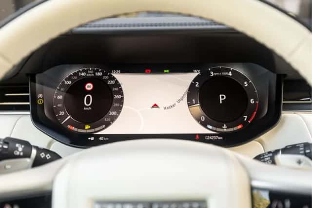 Land Rover Range Rover (2023) thumbnail 10