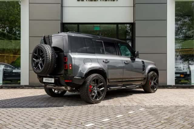 Land Rover Defender (2025) thumbnail 2
