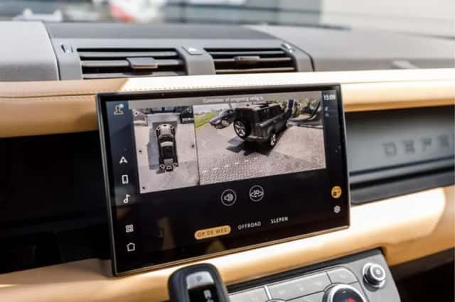 Land Rover Defender (2025) thumbnail 16