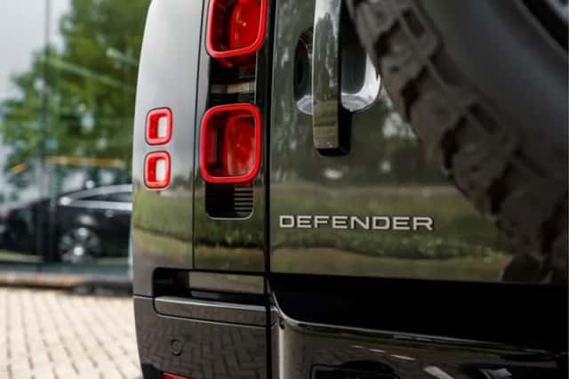 Land Rover Defender (2025) thumbnail 32