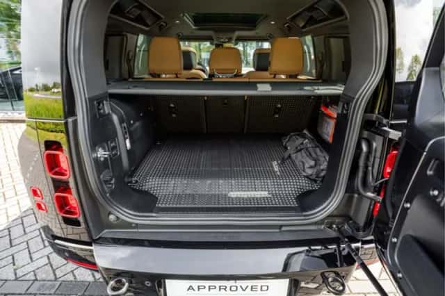 Land Rover Defender (2025) thumbnail 34