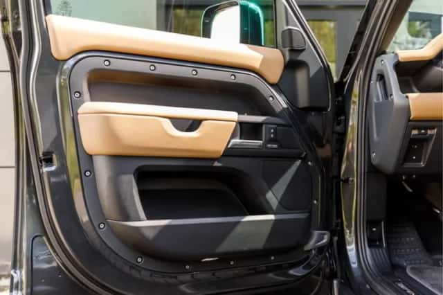 Land Rover Defender (2025) thumbnail 37