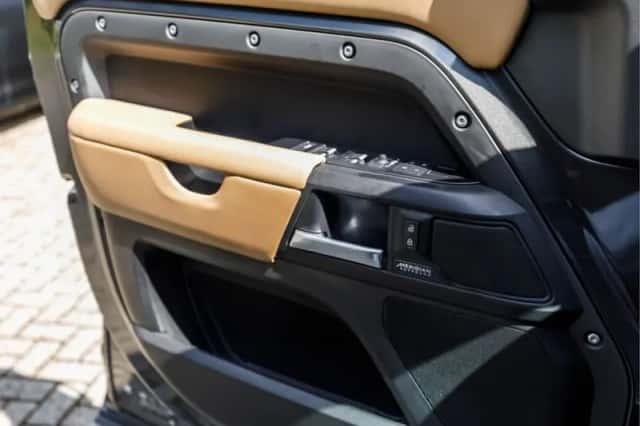 Land Rover Defender (2025) thumbnail 38