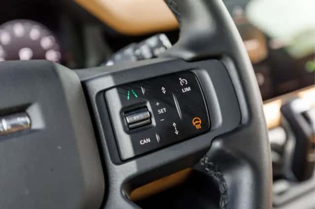 Land Rover Defender (2025) thumbnail 40