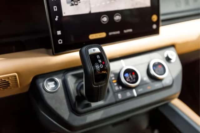 Land Rover Defender (2025) thumbnail 44