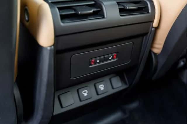 Land Rover Defender (2025) thumbnail 51