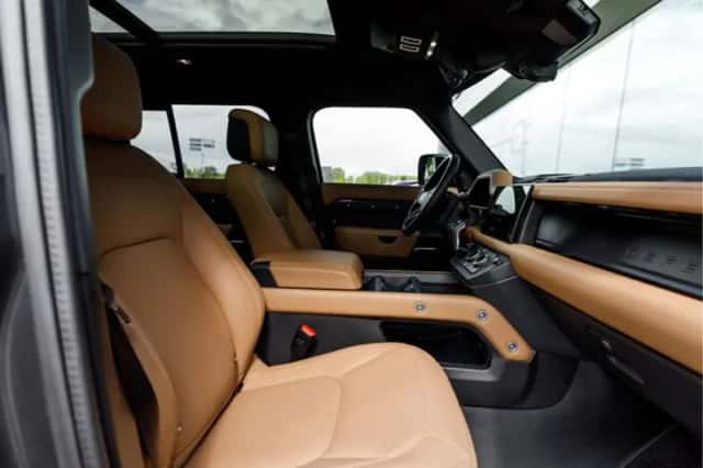 Land Rover Defender (2025) thumbnail 53