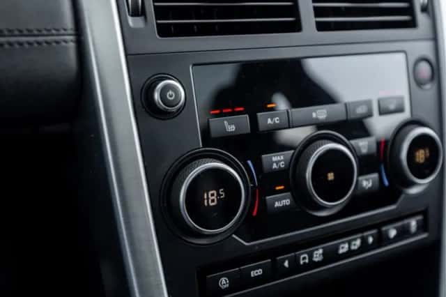 Land Rover Discovery Sport (2018) thumbnail 19