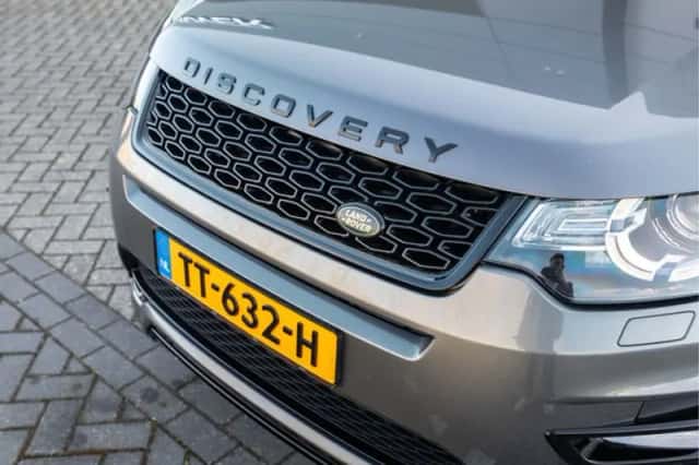 Land Rover Discovery Sport (2018) thumbnail 25