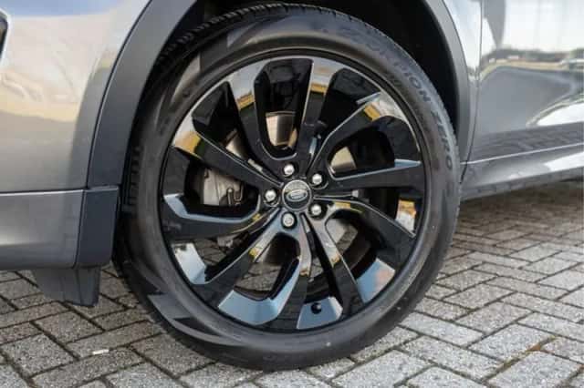 Land Rover Discovery Sport (2018) thumbnail 4