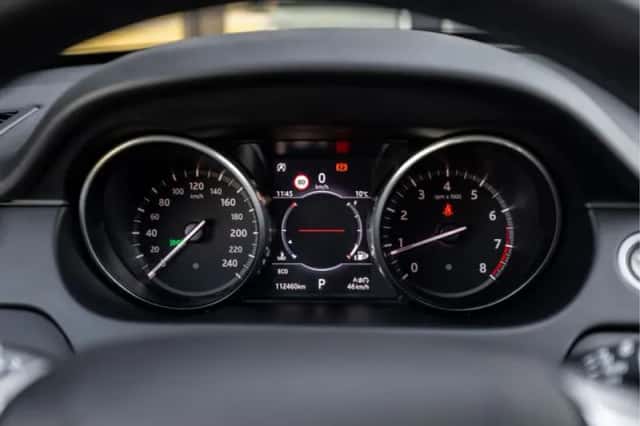 Land Rover Discovery Sport (2018) thumbnail 34