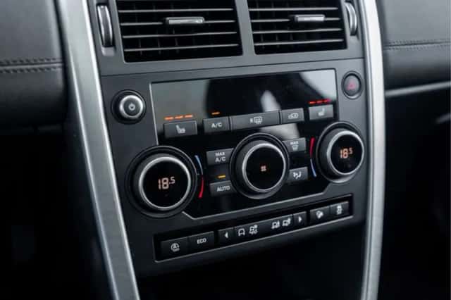 Land Rover Discovery Sport (2018) thumbnail 37