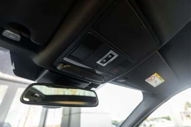 Land Rover Discovery Sport (2018) thumbnail 39