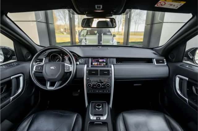 Land Rover Discovery Sport (2018) thumbnail 5