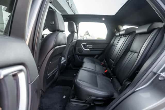 Land Rover Discovery Sport (2018) thumbnail 44