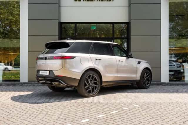 Land Rover Range Rover Sport (2023) thumbnail 2