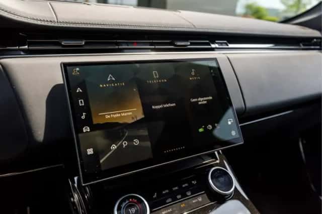 Land Rover Range Rover Sport (2023) thumbnail 12