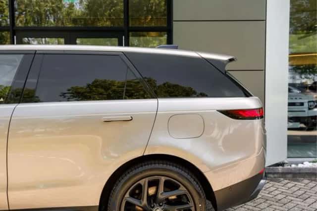 Land Rover Range Rover Sport (2023) thumbnail 24