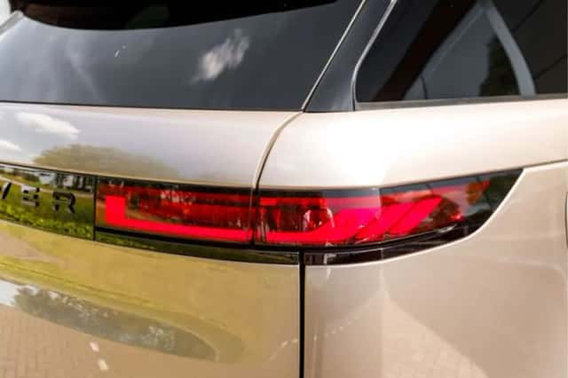 Land Rover Range Rover Sport (2023) thumbnail 29