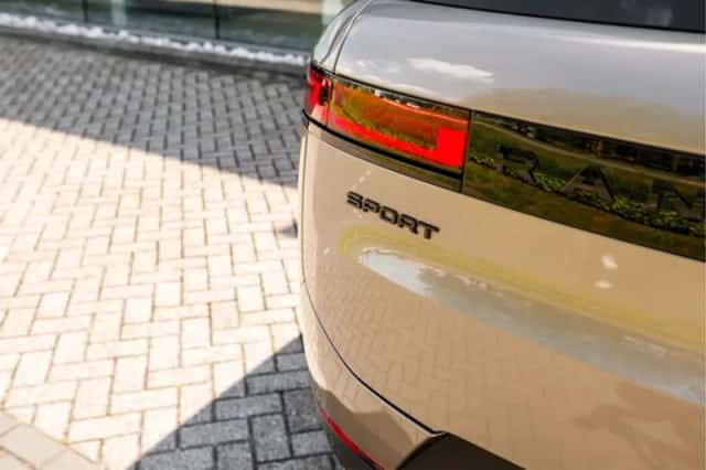 Land Rover Range Rover Sport (2023) thumbnail 31