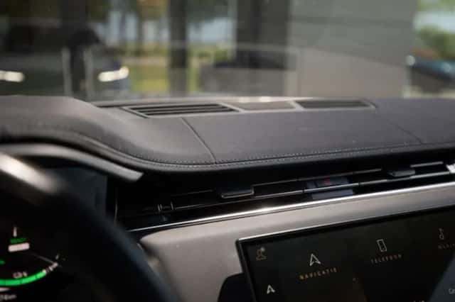 Land Rover Range Rover Sport (2023) thumbnail 41