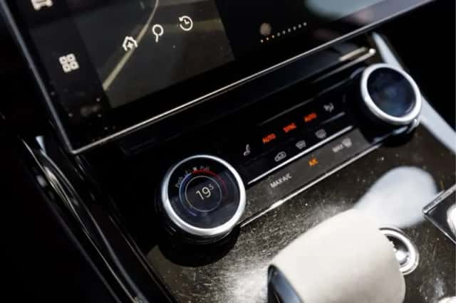 Land Rover Range Rover Sport (2023) thumbnail 42
