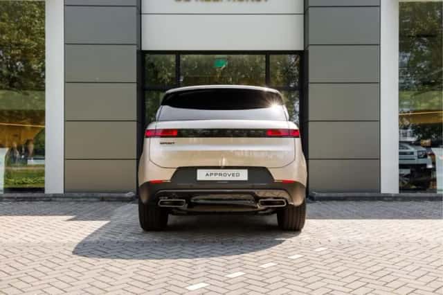 Land Rover Range Rover Sport (2023) thumbnail 7