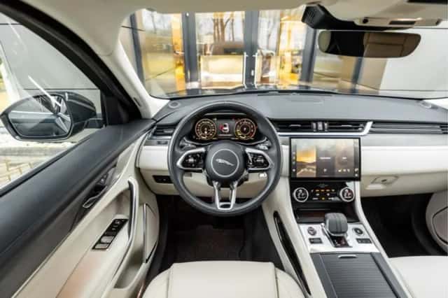 Jaguar F-Pace (2022) thumbnail 11