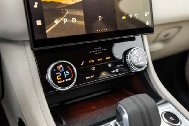 Jaguar F-Pace (2022) thumbnail 36