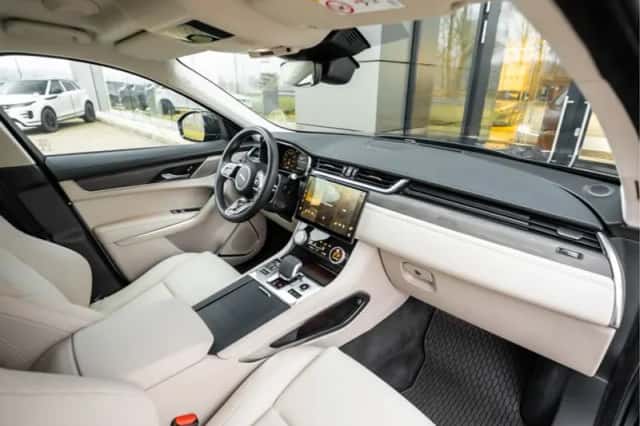 Jaguar F-Pace (2022) thumbnail 43