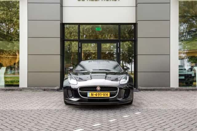 Jaguar F-Type (2018) thumbnail 5