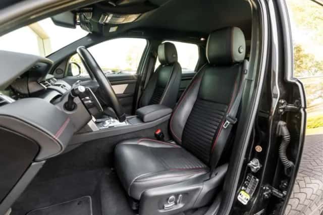 Land Rover Discovery Sport (2022) thumbnail 4
