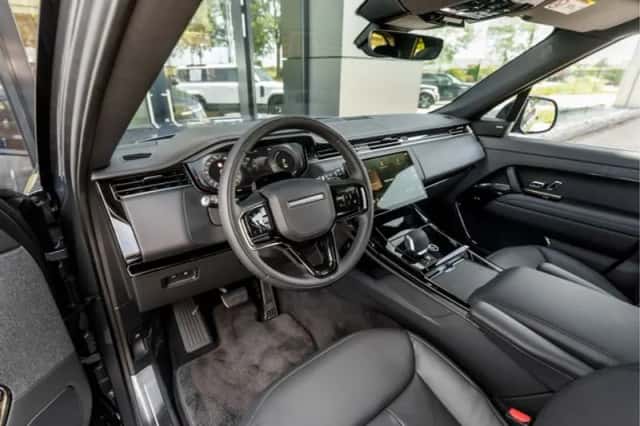 Land Rover Range Rover Sport (2026) thumbnail 3