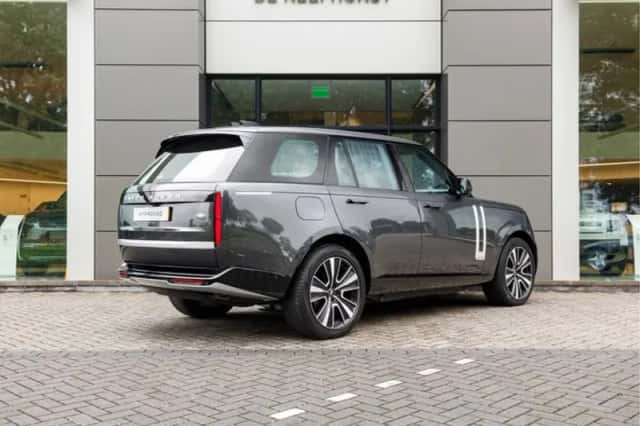 Land Rover Range Rover (2023) thumbnail 2