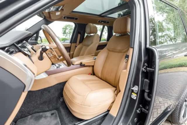 Land Rover Range Rover (2023) thumbnail 4