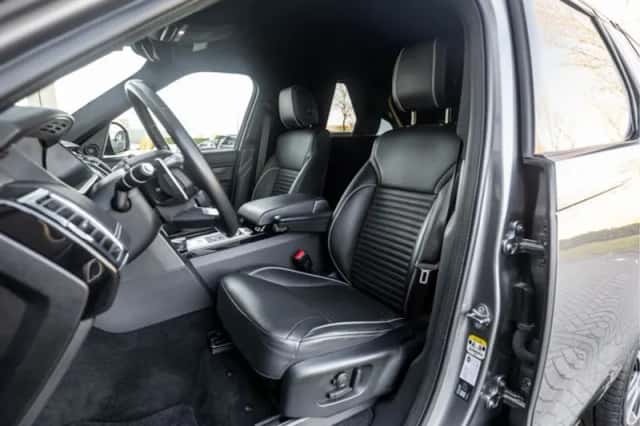Land Rover Discovery (2020) thumbnail 5