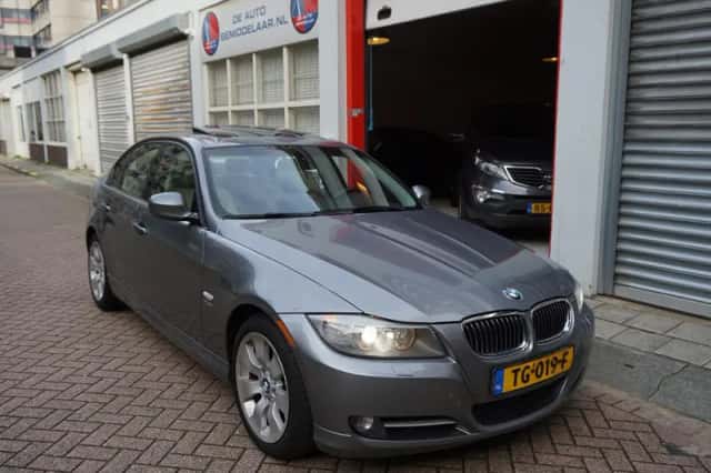 BMW 3-Serie (2011) thumbnail 2