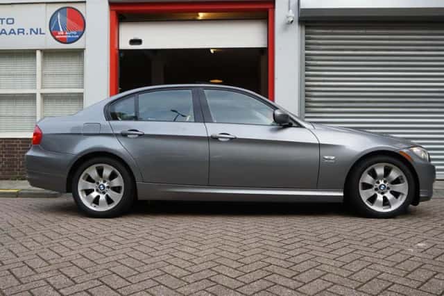 BMW 3-Serie (2011) thumbnail 5