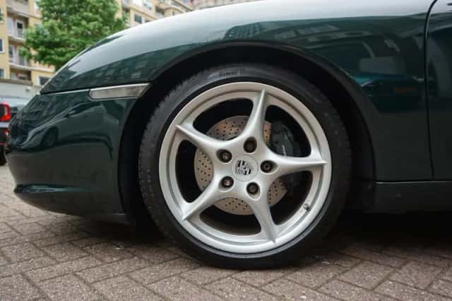 Porsche 911 (2002) thumbnail 5