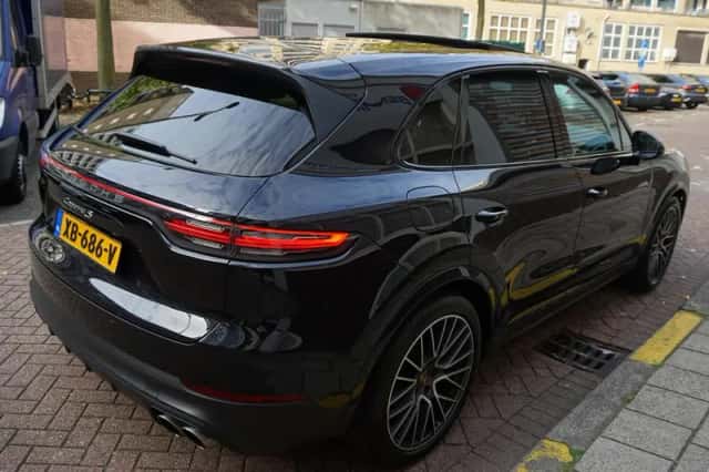 Porsche Cayenne (2017) thumbnail 6