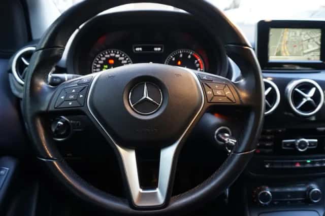 Mercedes-Benz B-Klasse (2013) thumbnail 3