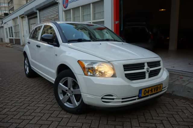 Dodge Caliber (2010) thumbnail 2