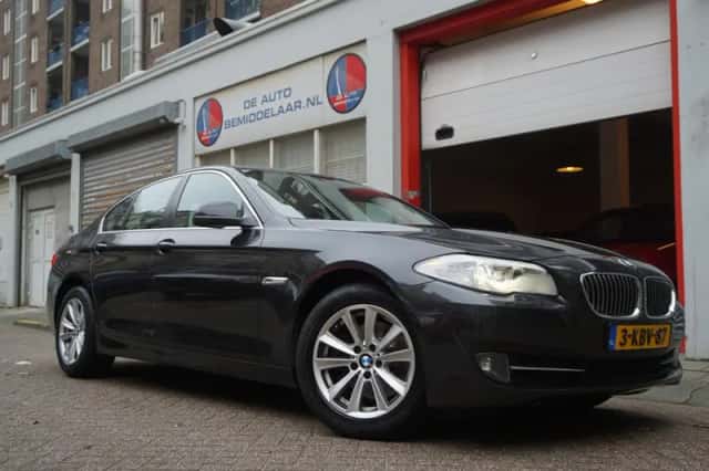 BMW 5-Serie (2013) thumbnail 3