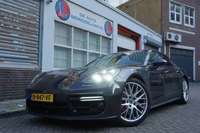 Porsche Panamera (2020) thumbnail 1