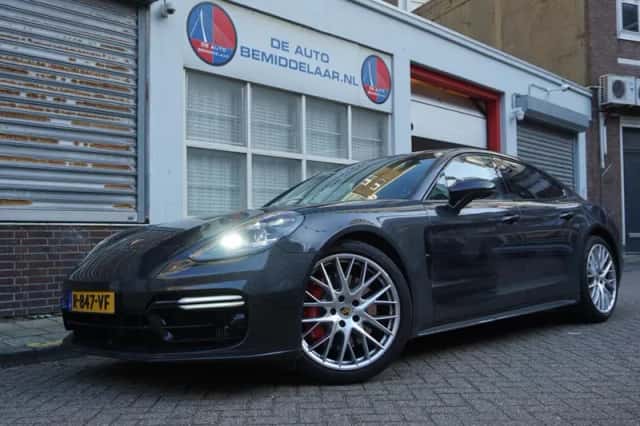 Porsche Panamera (2020) thumbnail 3