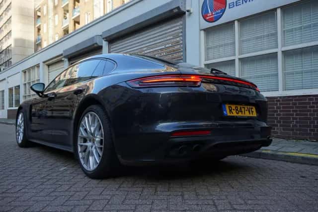 Porsche Panamera (2020) thumbnail 4