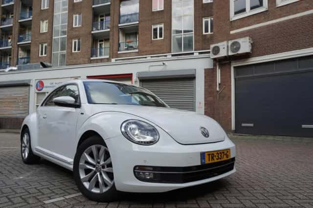 Volkswagen Beetle (2016) thumbnail 1