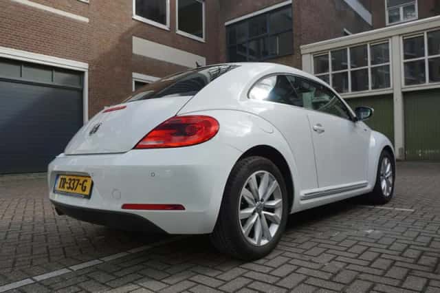 Volkswagen Beetle (2016) thumbnail 4