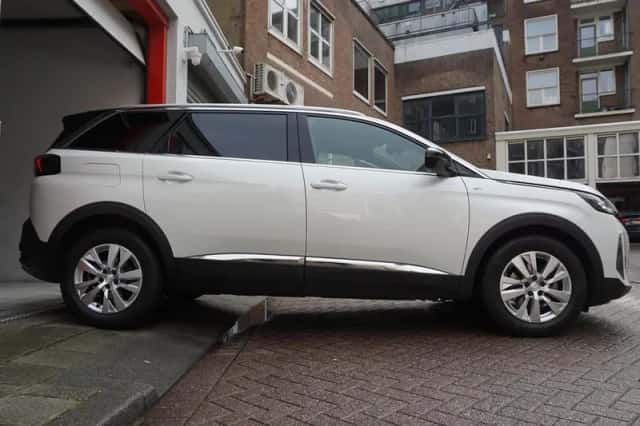 Peugeot 5008 (2021) thumbnail 5